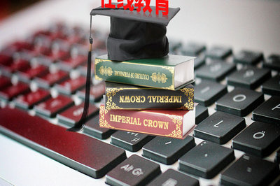 南京財經(jīng)大學(xué)在職研究生畢業(yè)頒發(fā)什么證書？